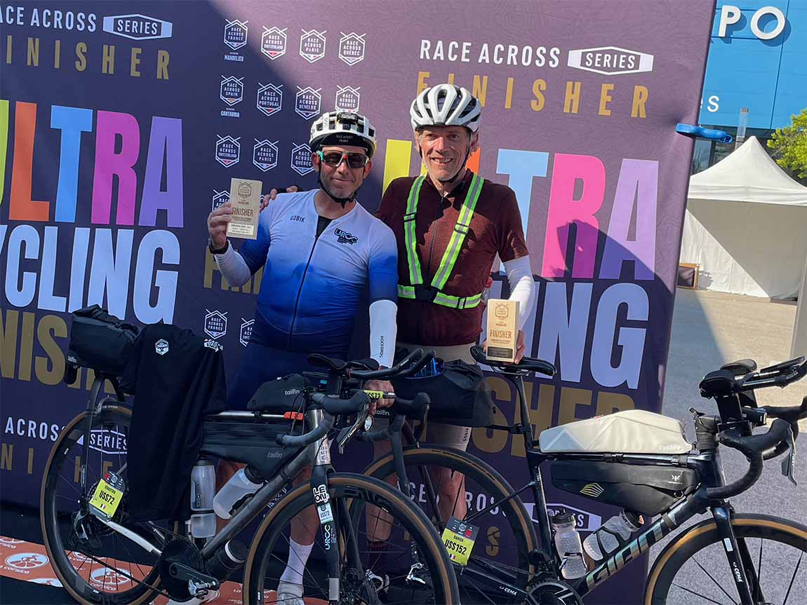 Seb et moi à l'arrivée de la race across france 2026